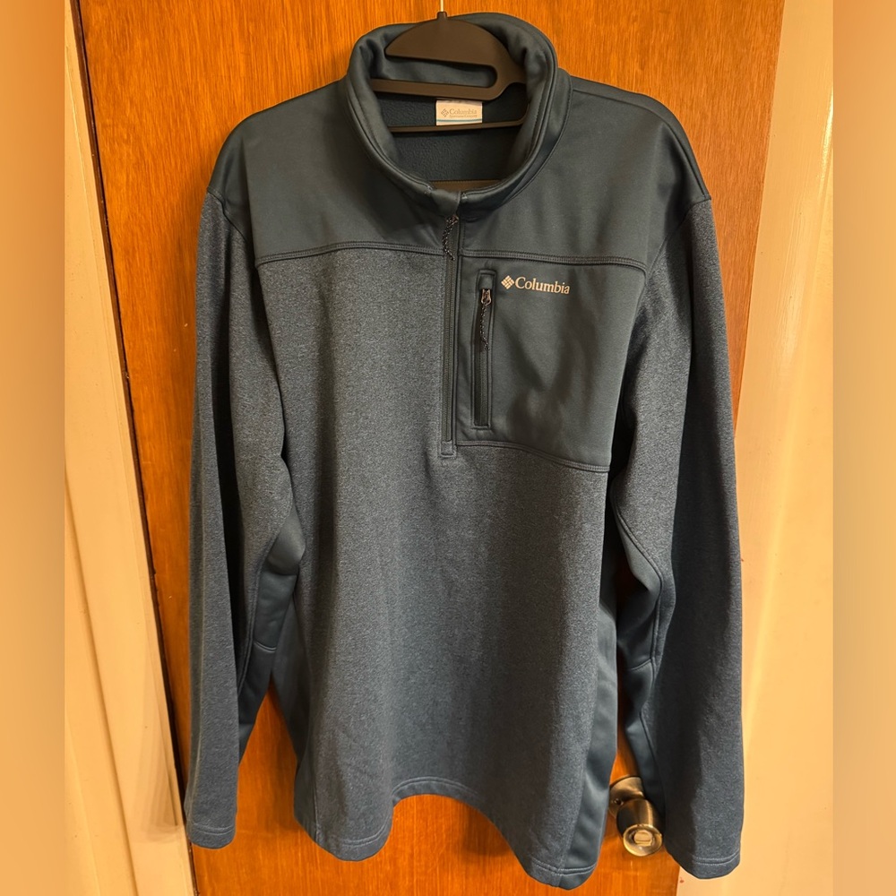 Men’s Columbia pullover, 1/4 zip, color teal, size L, excellent used condition